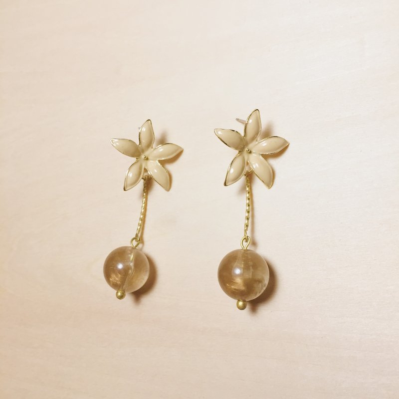 Vintage Beige Flower Champagne Quicksand Bead Earrings - ต่างหู - ทองแดงทองเหลือง สีทอง