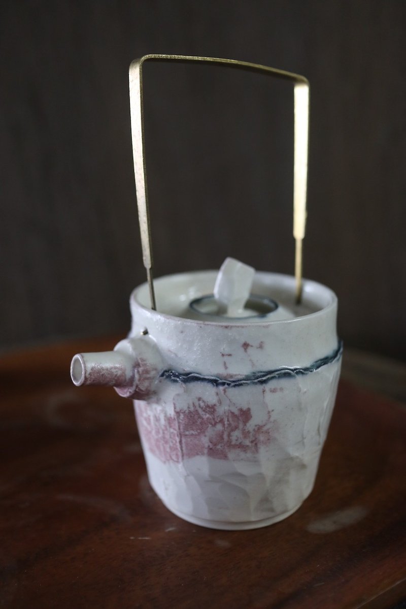 柴燒提梁小壺 - 茶壺/茶杯/茶具 - 瓷 白色