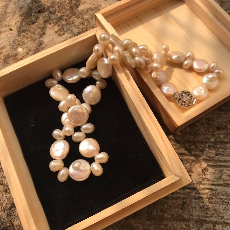 【Lost And Find】Natural fresh water pearl lacenecklace - Necklaces - Gemstone White