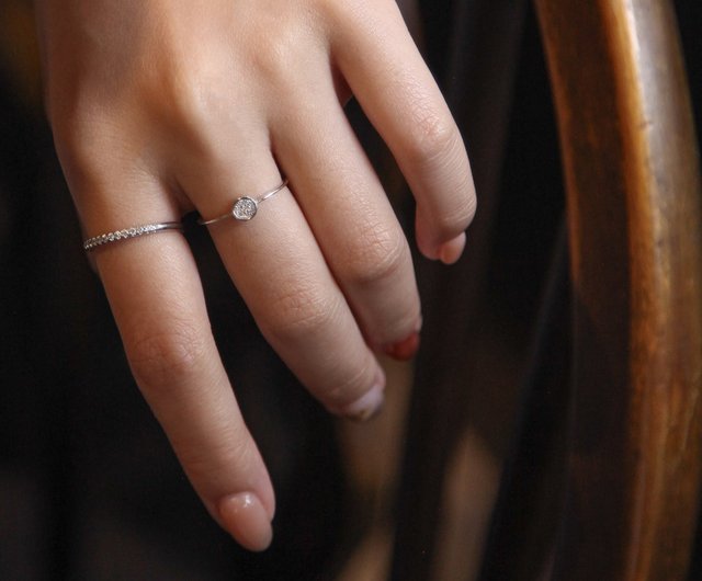 Brilliant diamond-like sterling silver ring | Light jewelry