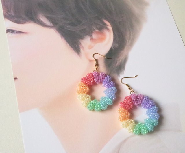 シグネチャー アンド ハート レインボー ビーズ フープ ピアス シグネチャー アンド ハート レインボー ビーズ フープ ピアス