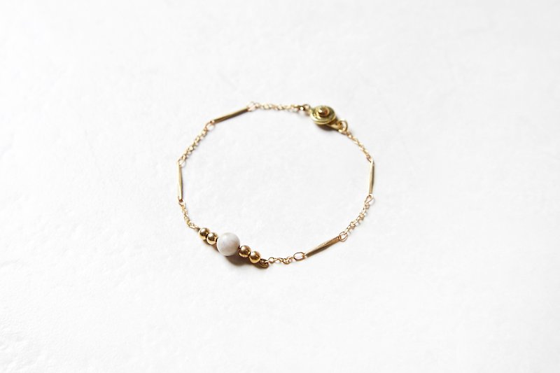 Jade ' connection bracelet - 玉石黃銅細鍊手鍊 - 手鍊/手環 - 寶石 金色