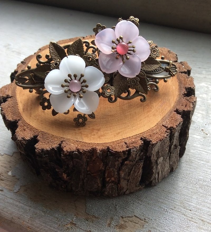 Meow Handmade〜Peach Blossom Big Hairpin（Spring Clip）/ Bronze / Pink White - ヘアアクセサリー - その他の素材 多色
