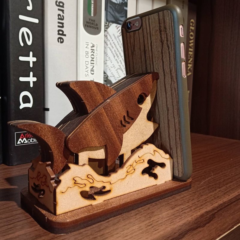 [Handmade DIY] Whale Octopus Shark Wooden Mobile Phone Stand Office Supplies Practical Gifts - Wood, Bamboo & Paper - Wood Brown