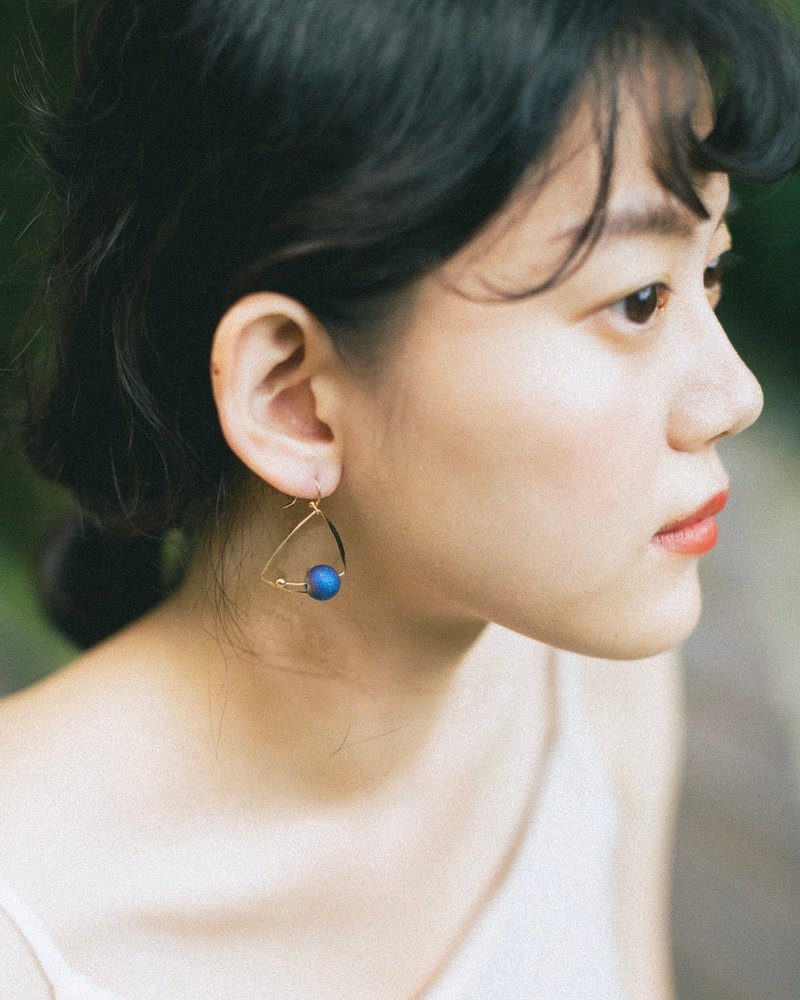 幾何学的な小惑星のピアス/フック/イヤリング - ピアス・イヤリング - その他の素材 ブルー