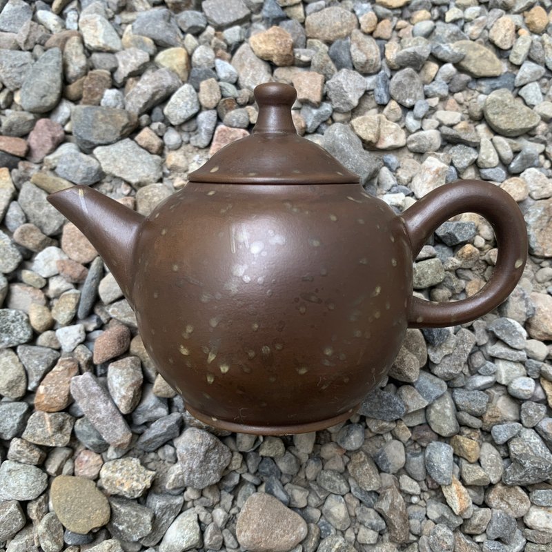 Taiwan【Purple Clay】Nagoya Purple Clay Hand-drawn Snow Pot 2 - Teapots & Teacups - Pottery Brown