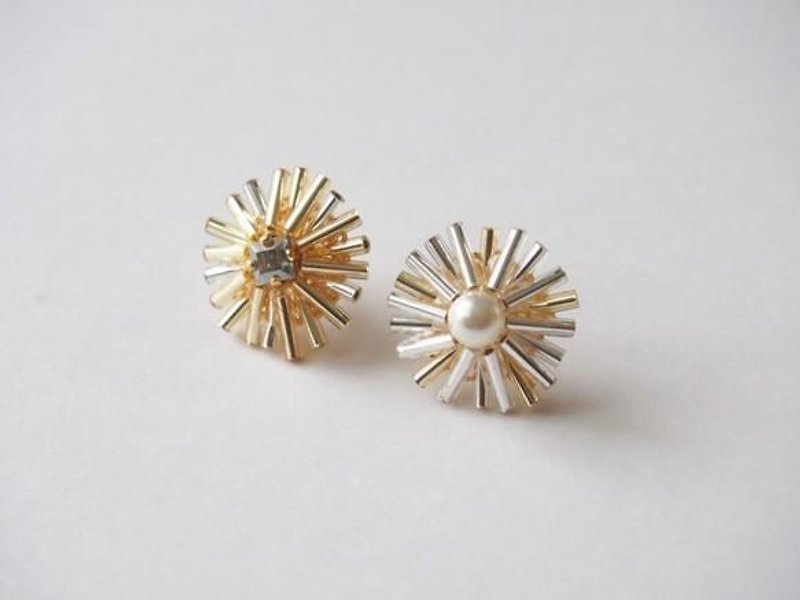 [14kgf] asymmetry earrings - Earrings & Clip-ons - Other Metals 