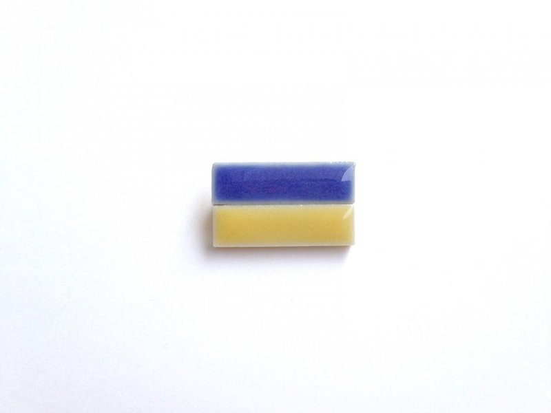 Ukrainian flag brooch - Brooches - Pottery 