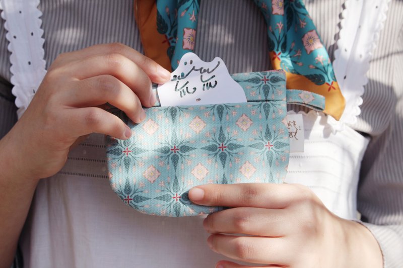 【Flourish Flourish】 Rounded Coin Purse – Tibetan Incense Room (Light Blue) - กระเป๋าใส่เหรียญ - ผ้าฝ้าย/ผ้าลินิน สีน้ำเงิน