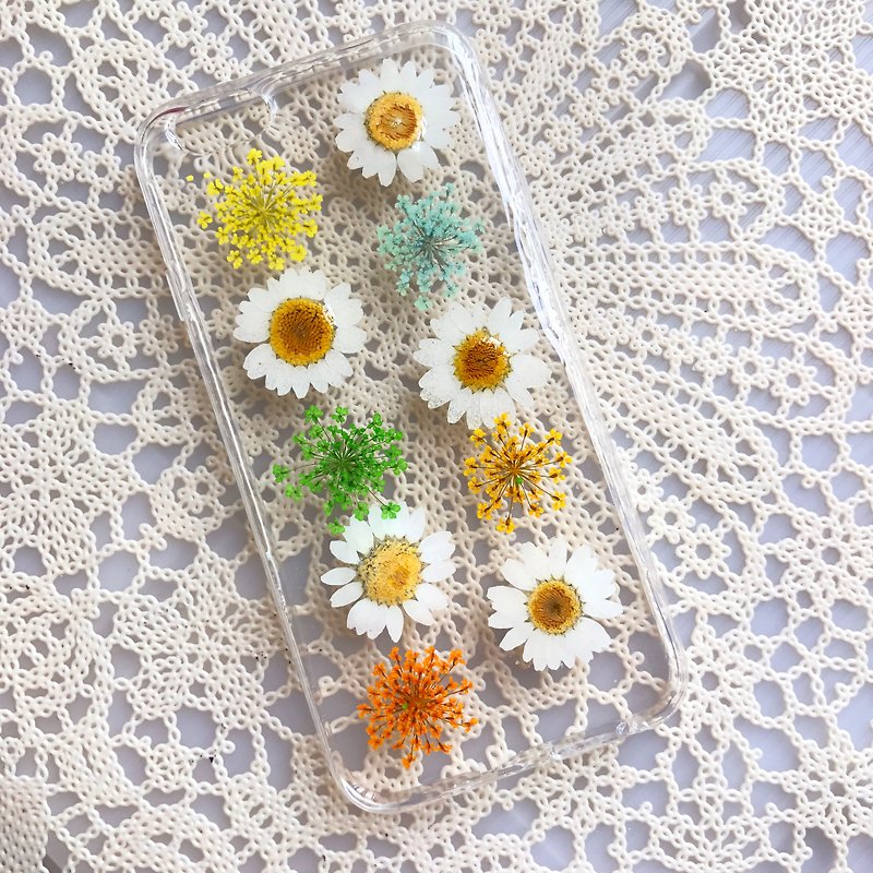 iPhone 7 Dry Pressed Flowers Case White Daisy Flower 015 - เคส/ซองมือถือ - พืช/ดอกไม้ ขาว