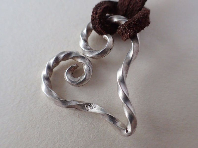 Heart, necklace, forged  999-Fine Silver - สร้อยคอ - โลหะ สีเงิน