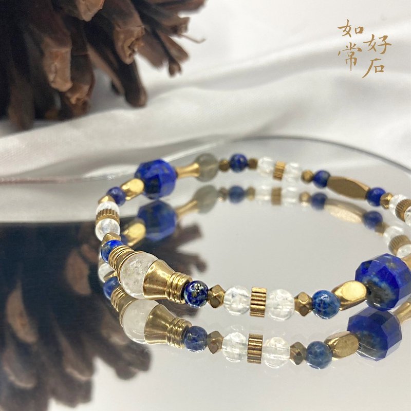 【玆磊】Lapis Lazuli/Moonstone/White Jade Crystal Bracelet - Bracelets - Semi-Precious Stones Blue