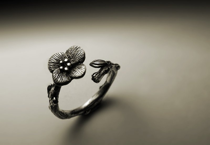 Four Petal Flower Ring - แหวนทั่วไป - โลหะ สีเงิน