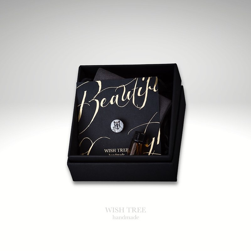 World-weary King Fragrance Buckle Hardcover Gift Box - อื่นๆ - โลหะ สีดำ