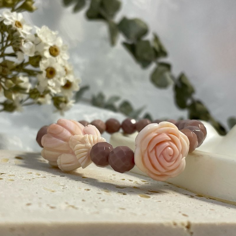 British Rose Alxa Queen Shell Bracelet Bracelet - Bracelets - Jade 