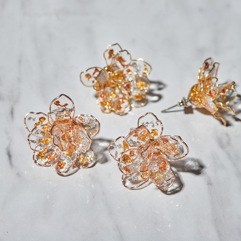 Bobo Broken Flower Mini-Handmade Earrings Resin Earrings Crystal Flower Ear Needle Clip-On - ต่างหู - วัสดุอื่นๆ 