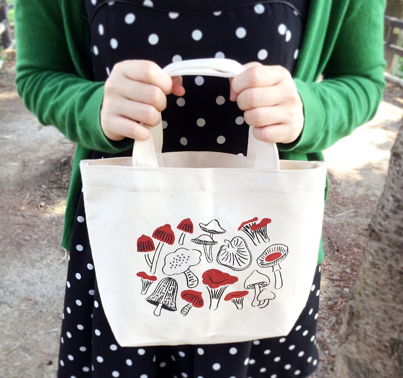 Comprehensive mushroom mushroom canvas bag / two-color hand-printed silk - Handbags & Totes - Cotton & Hemp Red