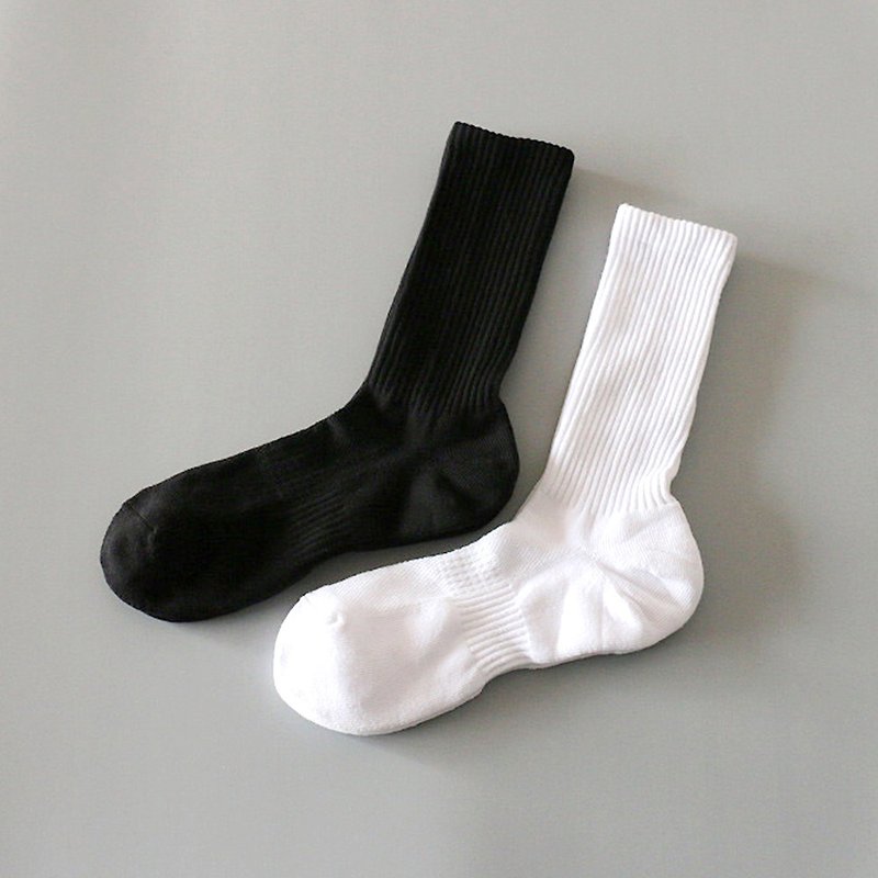 Black and white simple tube socks - อื่นๆ - ผ้าฝ้าย/ผ้าลินิน สีดำ