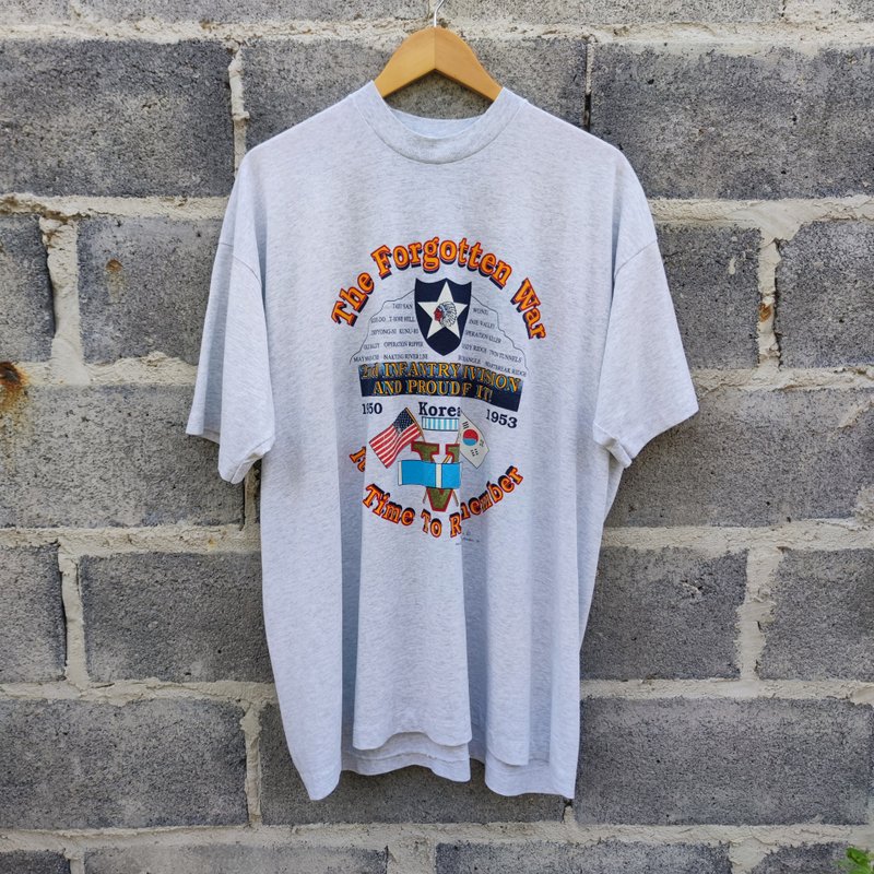 Vintage 90s The Forgotten War Korean American War Single Stitch T Shirt - 男 T 恤 - 棉．麻 灰色