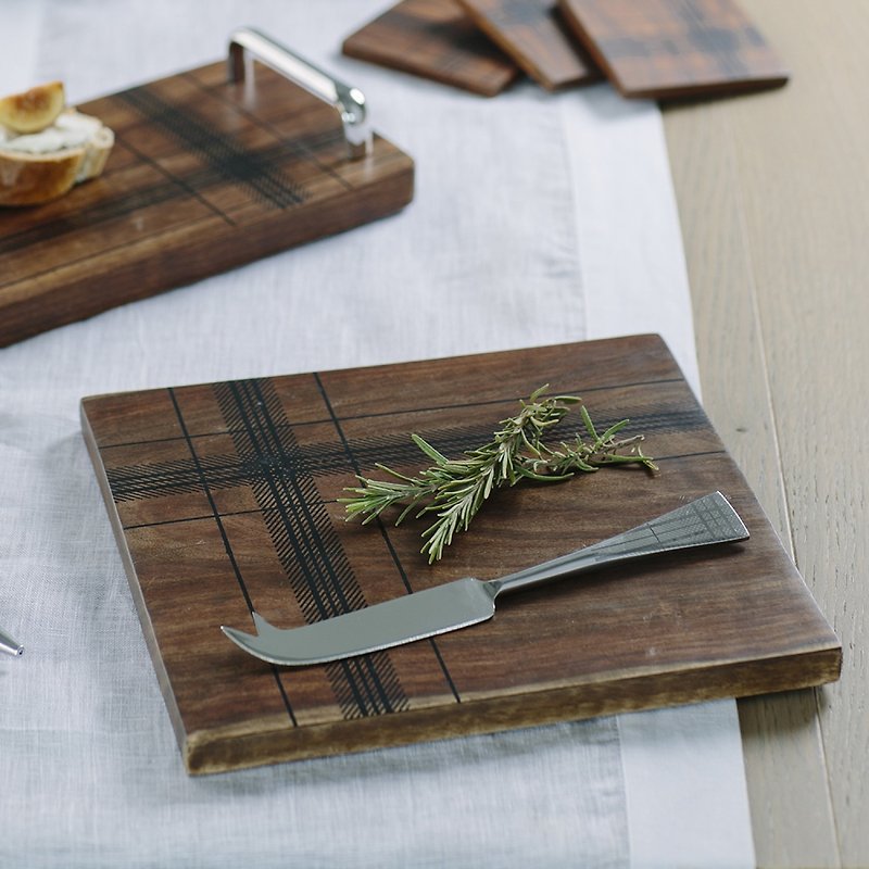 British Selbrae House India square oil wood grid heat insulation pad/cutting board/dining board/display board - ถาดเสิร์ฟ - ไม้ สีนำ้ตาล