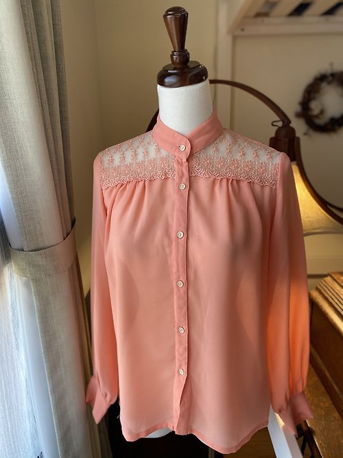 【藏私‧Collection】 粉橘立領蕾絲長袖古著襯衫