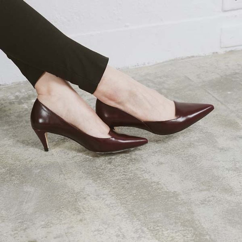 Shallow mouth side open pointed leather low heel shoes wine red - High Heels - Genuine Leather Red