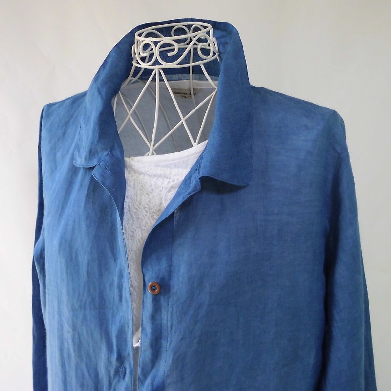 Hand-dyed with natural indigo · linen shirt _ bright asial color · loose · free size - เสื้อเชิ้ตผู้หญิง - ผ้าฝ้าย/ผ้าลินิน สีน้ำเงิน