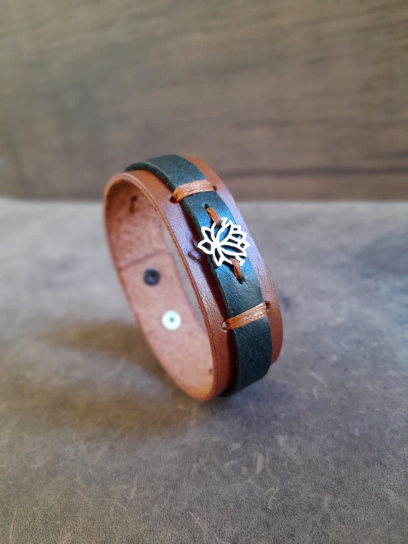 Lotus Bracelet, Handmade Adjustable Full Grain Leather Cuff for Men/Women - สร้อยข้อมือ - หนังแท้ สีนำ้ตาล