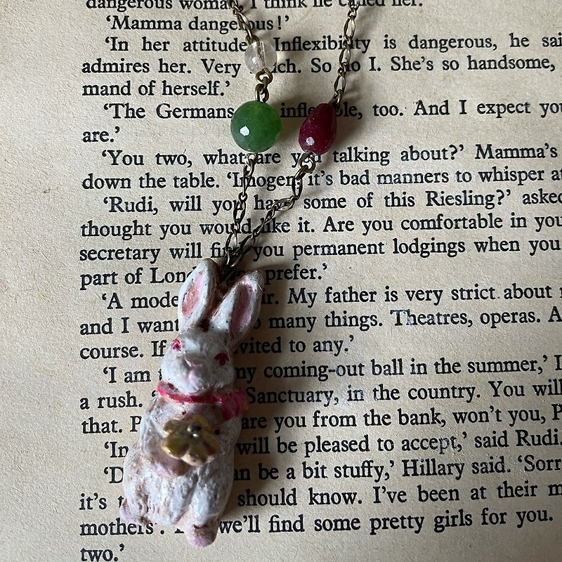 Rabbit & flower antique necklace - สร้อยคอ - ดินเผา หลากหลายสี