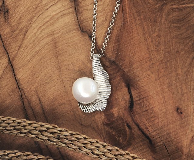 [Half Muguang] White Pearl Shell Sterling Silver Necklace