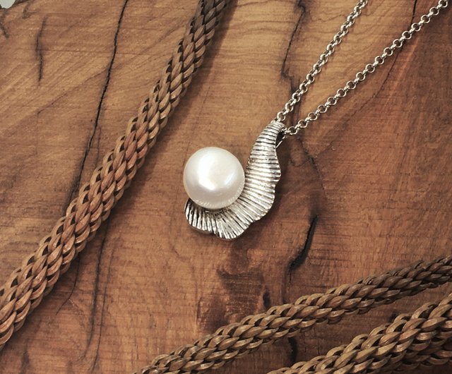 [Half Muguang] White Pearl Shell Sterling Silver Necklace