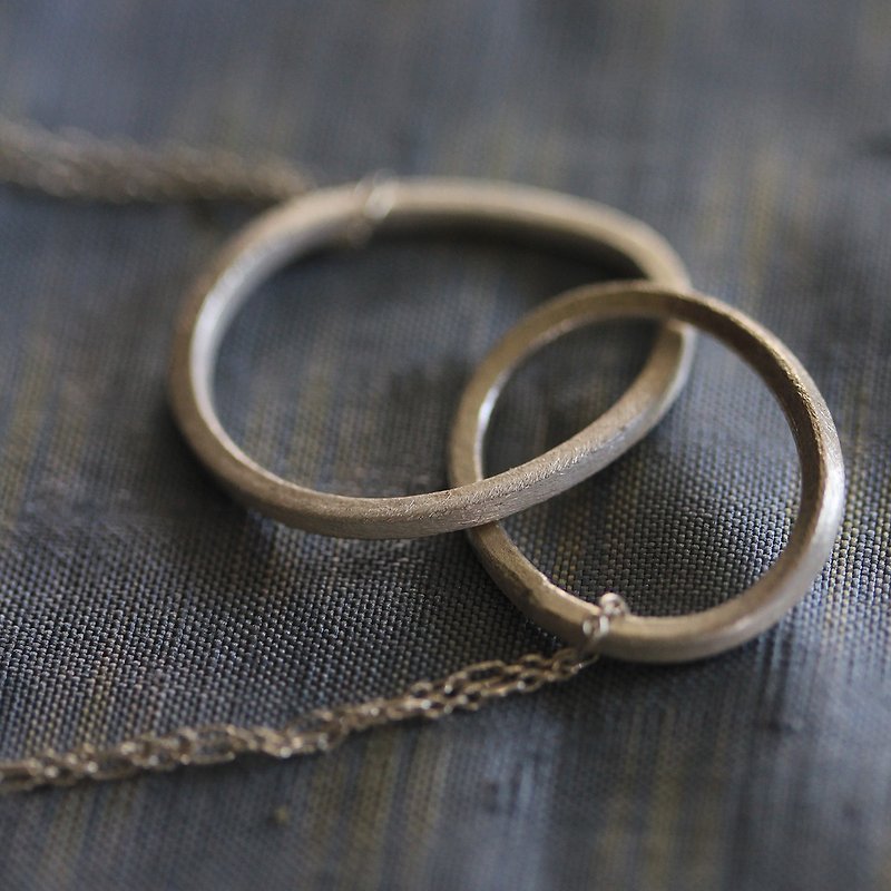 Handmade silver interlocked oval loops on silver chain bracelet (B0055) - 手鍊/手鐲 - 銀 銀色