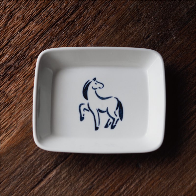 【Leading the Way】Year of the Horse Small Square Plate - Other Cups - เครื่องลายคราม สีน้ำเงิน