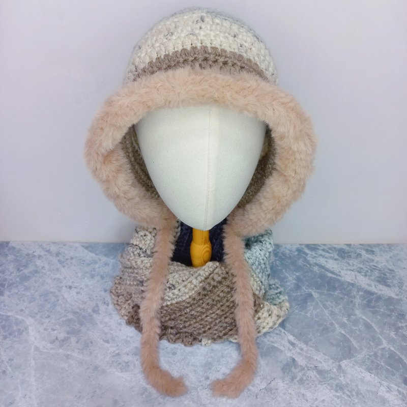 美拉德噴點段染護耳毛線帽 兜帽 手鉤編織帽 - 帽子 - 其他人造纖維 卡其色