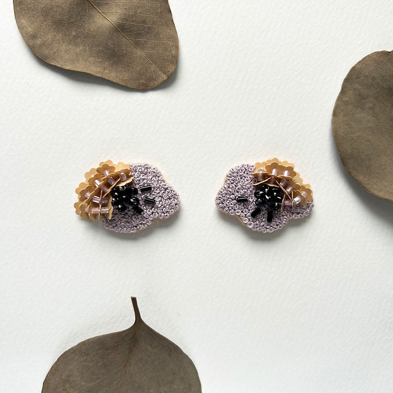 | fa.fa.Fa. | #173 | Handmade embroidery earrings_pierced - ต่างหู - งานปัก สีม่วง