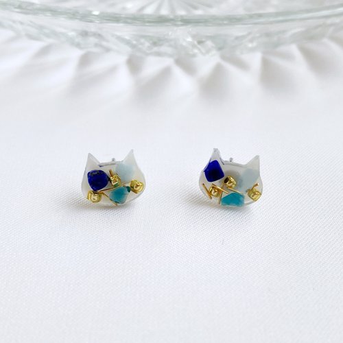 荷瑪水晶工作室 HEMA Crystal 簡約貓貓。天然石 青金石 藍磷灰 海藍寶 貼耳耳環 抗敏耳針耳夾
