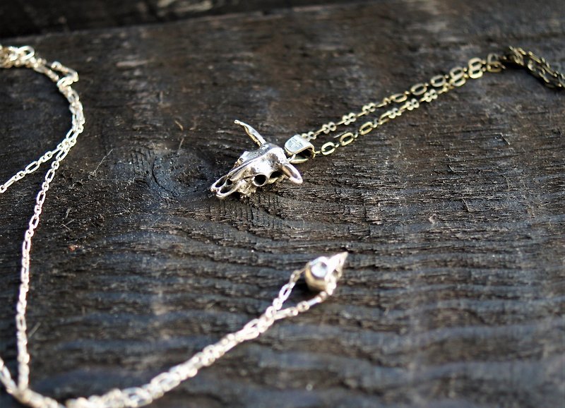 牛頭骨小墜 Bull Skull pendant / necklace - 項鍊 - 其他金屬 銀色