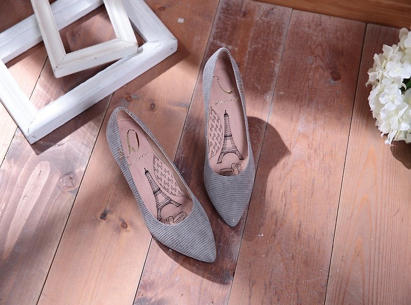 Cinderella - intellectual fog gray - embossed sheepskin pointed high heels (sold out not chasing) - รองเท้าส้นสูง - หนังแท้ สีเทา