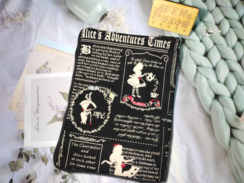 Alice Series - Black Bottom Newspaper Alice Style Zipper Book Cover Ready in Stock - Zipper Cloth Book Cover A5/25K - Book Covers - Cotton & Hemp 