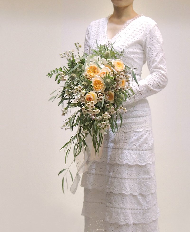アメリカの牧歌的な庭のバラの花の花束結婚式の結婚式の写真ブライダルブーケ - ドライフラワー・ブーケ - 寄せ植え・花 オレンジ