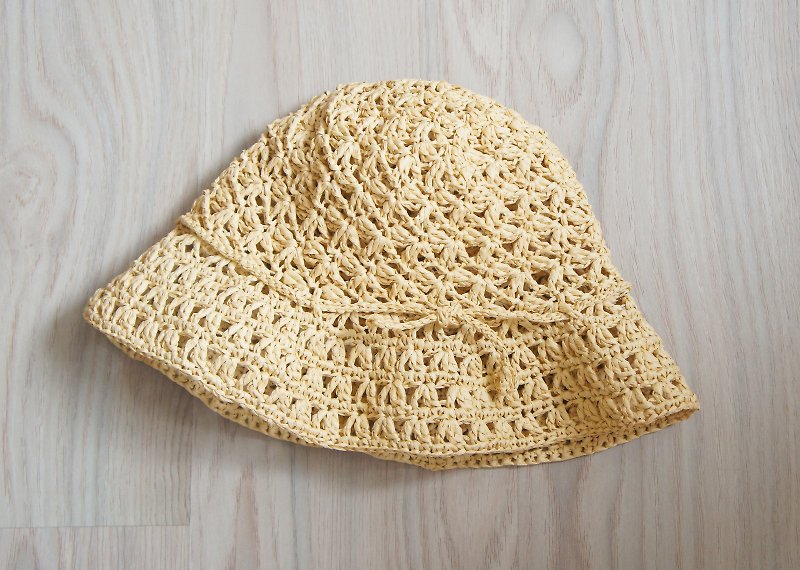 Hand-woven romantic basket empty pattern foldable straw hat~ - หมวก - วัสดุอื่นๆ 