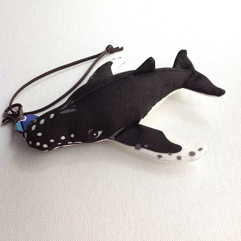 Design No.HW150 - 【3D Pattern】Humpback Whale Charms - พวงกุญแจ - ผ้าฝ้าย/ผ้าลินิน สีดำ