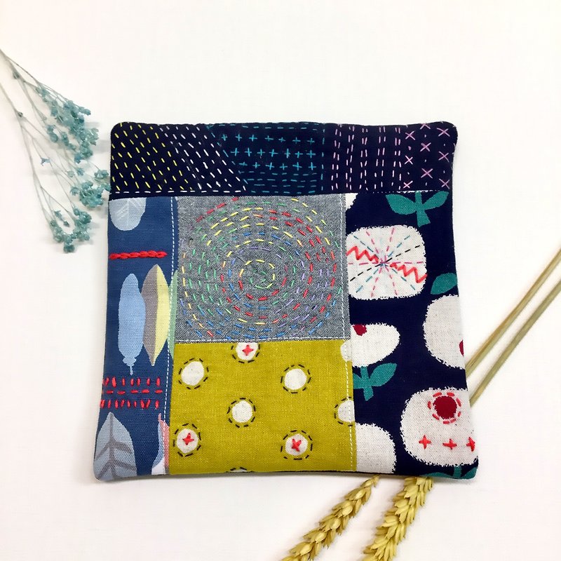 Patchwork insulation mat - pure hand embroidery - ผ้ารองโต๊ะ/ของตกแต่ง - ผ้าฝ้าย/ผ้าลินิน 