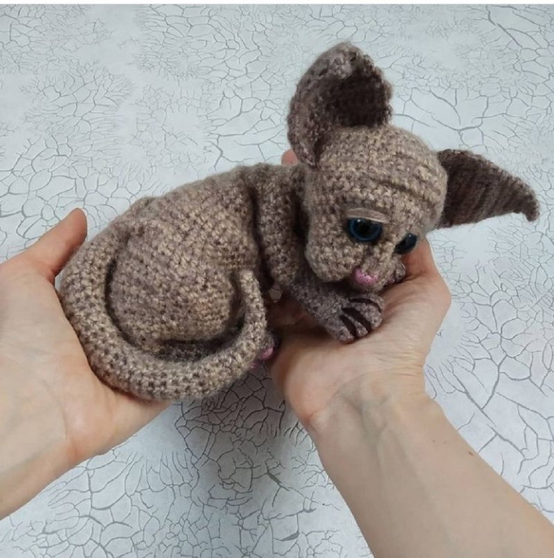 無 毛 貓 Soft Stuffed Sphynx Cat with Movable paws Sphynx Cat Interior Toy - ตุ๊กตา - ขนแกะ หลากหลายสี