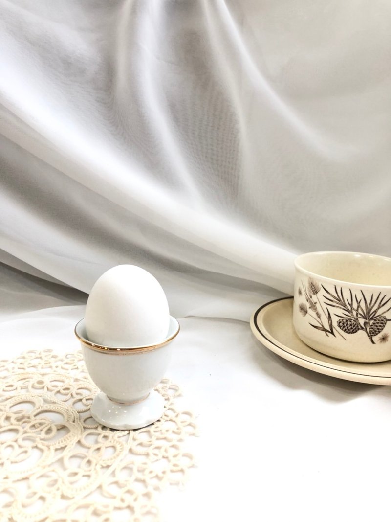 [Good Day Fetish] German vintage gold-rimmed egg cup, country-style, classical, happy, ritualistic Christmas - Small Plates & Saucers - Pottery White