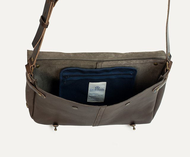 Bleu de Chauffe-Justin leather messenger bag_Expresso / coffee brown - Shop  bleu-de-chauffe Messenger Bags & Sling Bags - Pinkoi