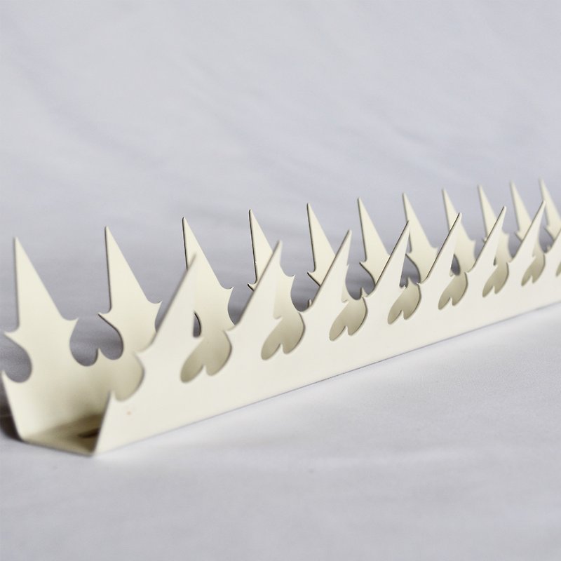 GizaGiza Heart White V type 1 meter per section | Security Fence Spikes - Other - Stainless Steel White