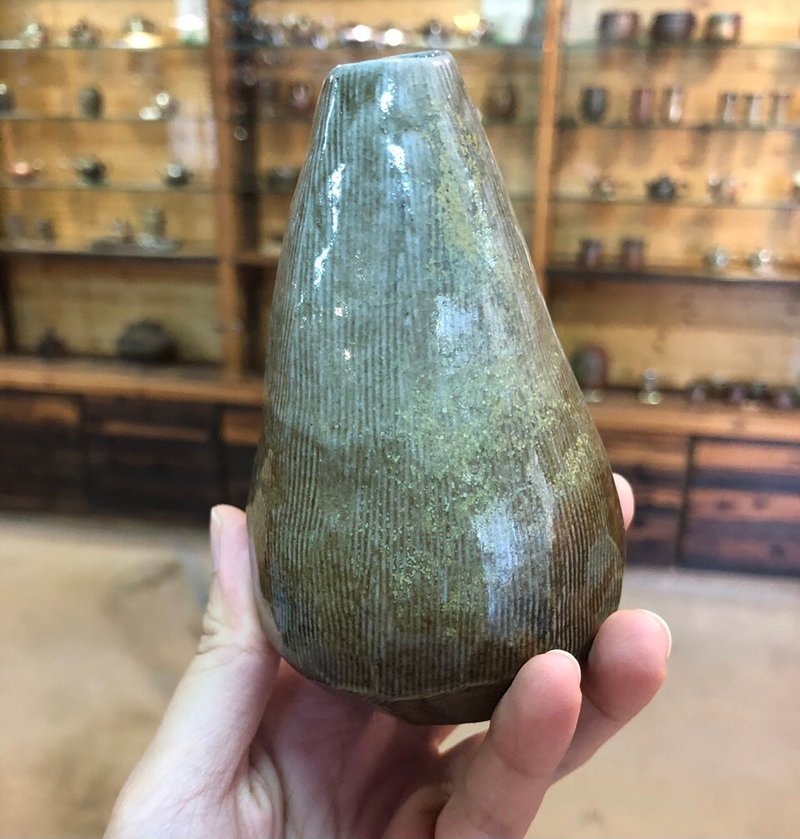 柴燒花器 手工製作燒製 獨一無二 桌上擺件小花器 - 花瓶/花器 - 陶 咖啡色