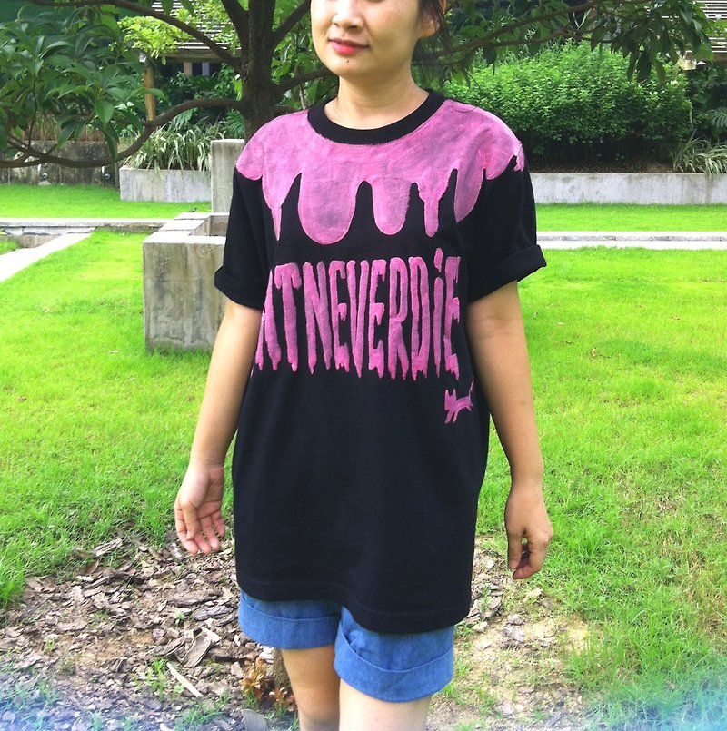 Hong Kong design Catneverdie paw font stylistic hand drawing black t-shirt  - Women's T-Shirts - Cotton & Hemp Black
