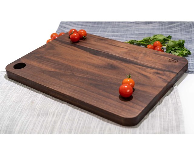 Dishwasher Safe Walnut Wood Cutting Board with Handle - China